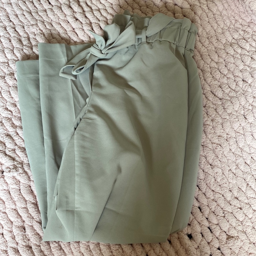 WHITE HOUSE BLACK MARKET DRESS PANT